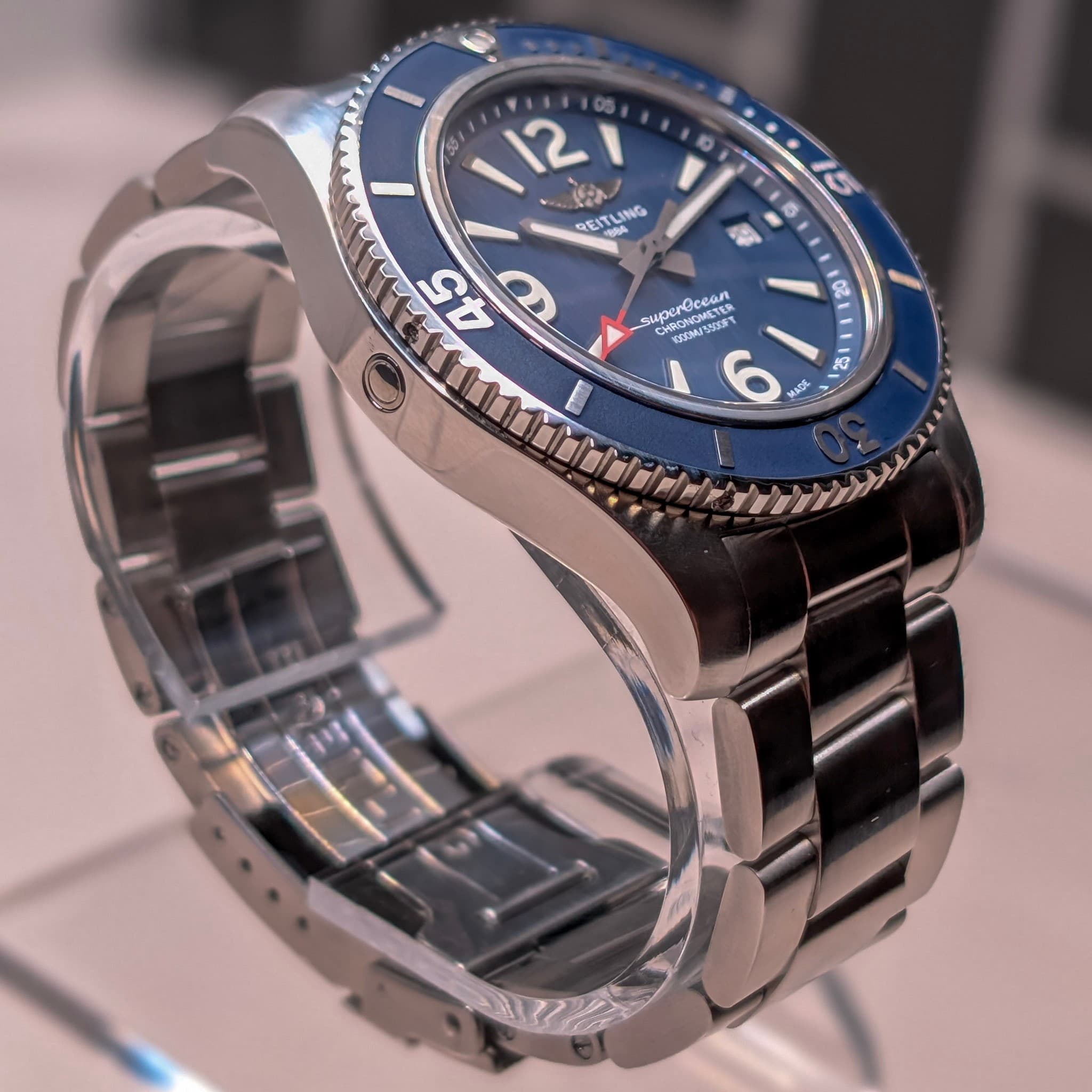 Breitling Superocean (Ref. A17367) — photo 3