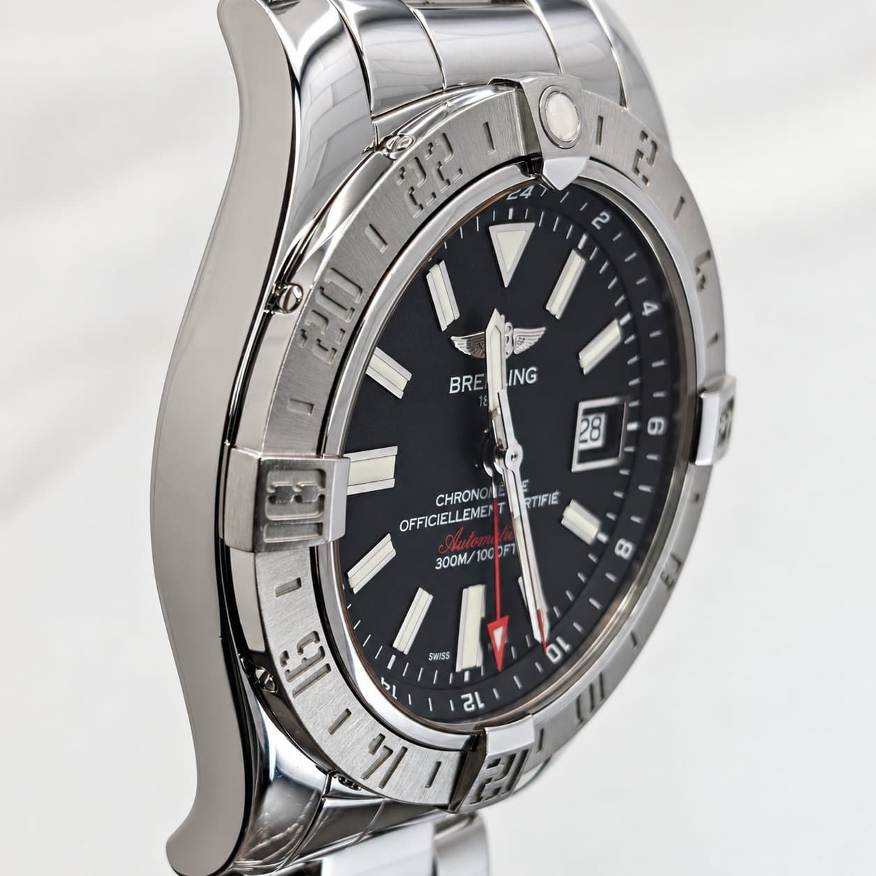 Breitling Avenger II GMT (Ref. A32390) — photo 2