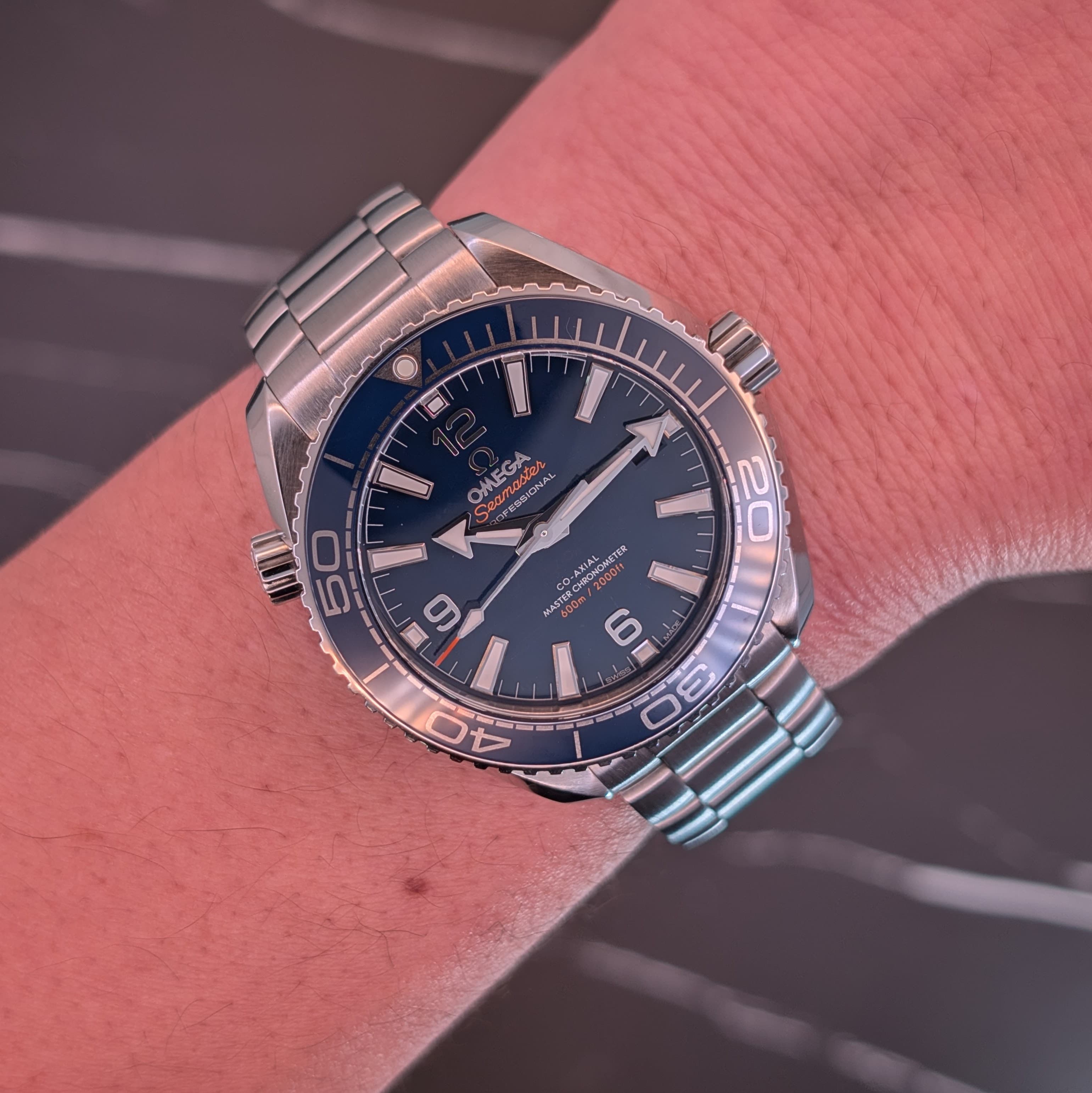 Omega Seamaster Planet Ocean (Ref. 215.30.40.20.03.001) — photo 4